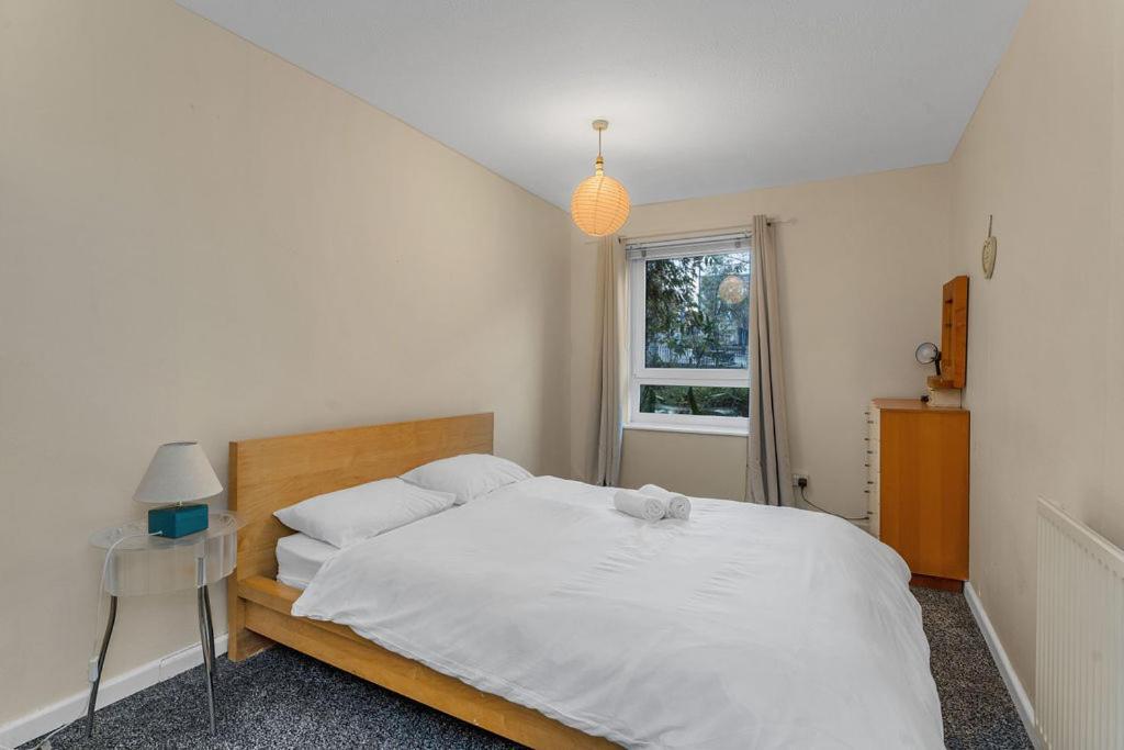 Edinburgh City Centre Aishia/Sakina Apartment Apartment EDI